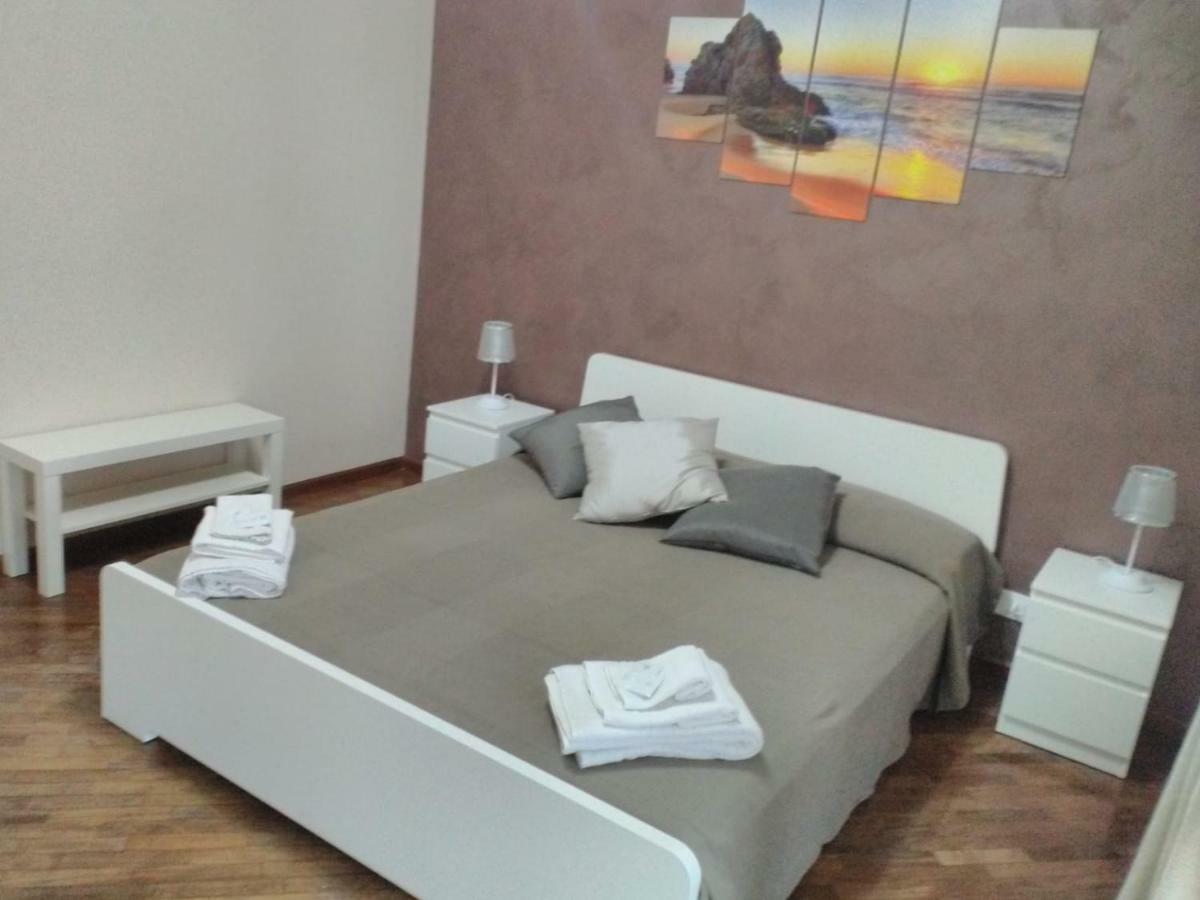 Chambre Double avec Balcon (2 Adultes + 1 Enfant)